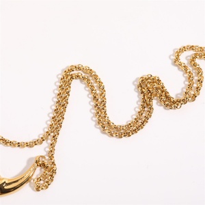 สร้อยคอสแตนเลสแบบใหม่ ดีไซน์จี้รูปพระจันทร์ สำหรับผู้หญิง - Product Image 4
