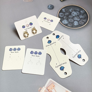 Carte d'emballage de bijoux en papier couché avec logo personnalisé, design tendance et original, pour collier et boucles d'oreilles - Product Image 2