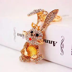 Wholesale Unique Luxury Crystal Rabbit Keychain Cute Rhinestone Key Chain Custom Fashion Jewelry Metal Car Keychains