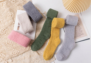 Sungan Extra lungo sopra il ginocchio caldi pelosi calzini invernali ricamati su misura a maglia per ragazze adolescenti calze - Product Image 6