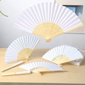 Abanico de Mano Tradicional Asiático para Bodas - Palitos de Bambú Grabables y Opción de Pintura en Seda - Product Image 4