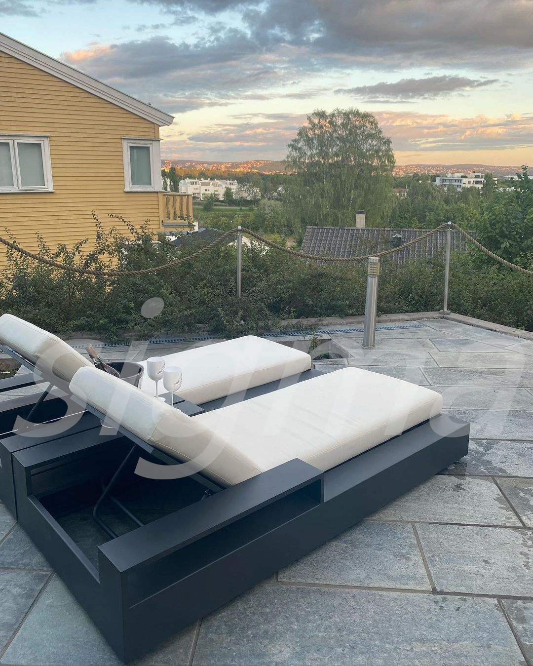 Luxury modern outdoor patio furniture aluminum metal beach garden sun lounger daybed set for rest