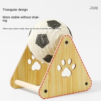 Griffoir pour chat en bois durable, motif empreinte de patte, forme triangulaire, avec jouet à griffer en forme de boule, pour aiguiser les griffes, à remonter manuellement, pour animaux de compagnie