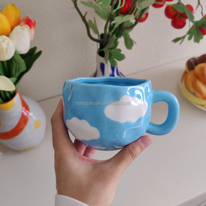 Caneca cerâmica criativa 300ml com copo irregular boca & nuvem branca padrão para leite e café - Product Image 6