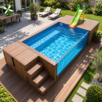 Piscine hors sol en fibre de verre avec finition grain de bois contemporaine, jacuzzi familial pour cour, spa extérieur