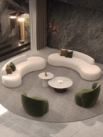 Juego de sofá moderno y lujoso para sala de estar con mesa de té, tela de terciopelo rojo con tecnología de cordero para apartamentos pequeños, sofá de forma curva