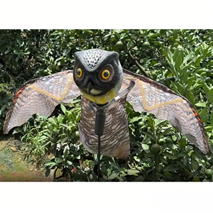 Hibou de dissuasion en plastique simulé avec ailes battantes, écologique, pour le contrôle des oiseaux dans les jardins et les fermes, leurre de chasse - Product Image 6