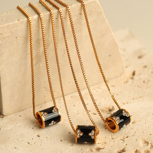 สร้อยคอเคลือบเงาแฟชั่น ชุบทอง ทำจากสแตนเลส สำหรับผู้หญิง - Product Image 1