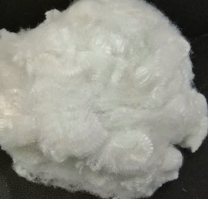 Fibra de Poliéster Virgen de Alta Gama, Origen Vietnam, 64mm, Blanca Cruda, Fibra de Relleno Duradera Proveniente de Virutas de PET - Product Image 1