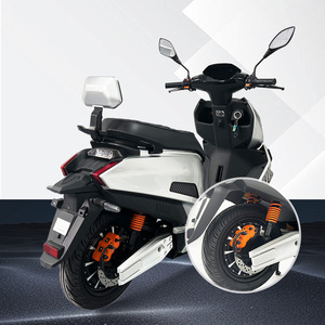Moto longue portée, véhicule deux-roues rapide et stylé, moto haute performance - Product Image 4