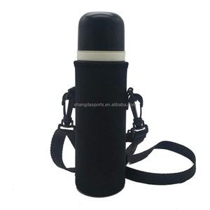 Tùy Chỉnh Logo Chai Nước Tay Áo Neoprene Chai Nước <span class=keywords><strong>Carrier</strong></span> Cover Bag Với Dây Đeo Vai Cho 750Ml Giữ Chai Nước - Product Image 1