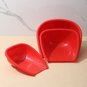 <b>Red</b> Plastic Dustpan Set Large Medium Small Agricultural Scoop Grain Drying Tool Injection Molded - Product Image 4