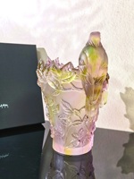 Vase en verre cristal givré de luxe avec relief de perroquet sur branche, dégradé rose, style Art Déco, centre de table pour la décoration intérieure