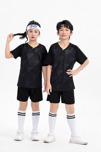 2026 Kit pelatihan sepak bola kustom uniseks atasan & celana pendek dengan Jersey desain terbaru untuk anak-anak menampilkan cetak Logo tim - Product Image 6