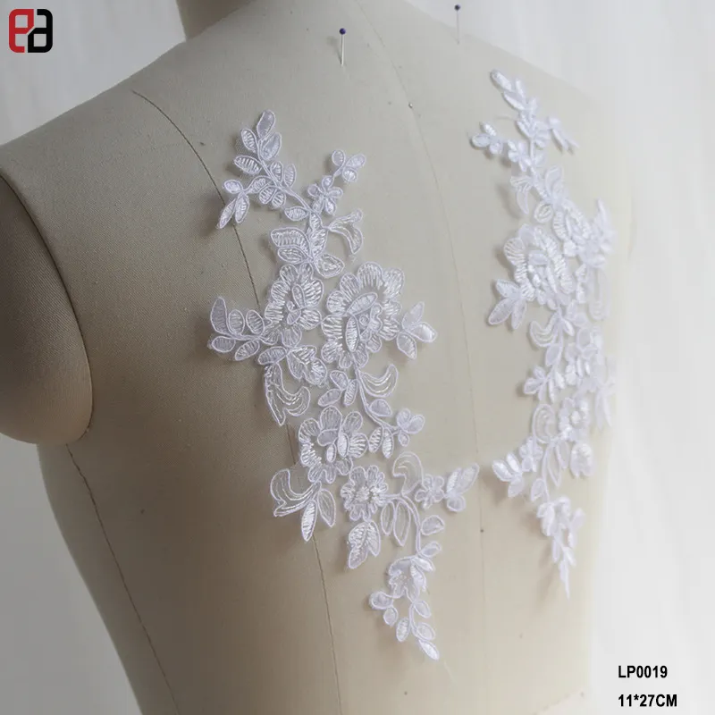 Customized Top Fashion Lace Embroidery Flower Pair Applique Lace in Colors
