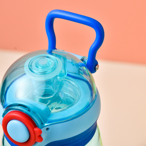 Botella de agua transparente sin BPA personalizada para niños con tapa abatible Bebida directa para niños Regalo para ocasiones - Product Image 6