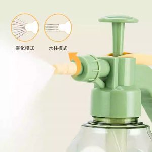 Manual <b>Spray</b> <b>Bottle</b> 1.5L Fine <b>Misting</b> Garden Use PEPP Material Threaded Connection - Product Image 3