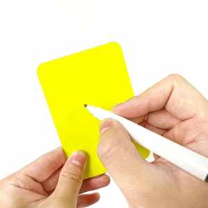 Cartes d'avertissement d'arbitre rouge et jaune haute visibilité de taille standard professionnelle Équipement d'entraînement essentiel pour les officiels de match - Product Image 2