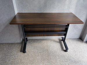 Table pliante classique moderne et flexible pour réunions, bureau à domicile, école, en bois MDF MFC - pour utilisation en conférence, polyvalente pour les hôpitaux - Product Image 2