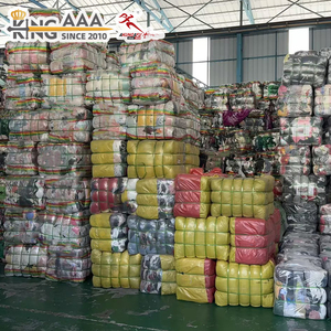 KingAAA Lotti Misti di Abbigliamento Usato all'Ingrosso, Vestiti di Seconda Mano Assortiti, <span class=keywords><strong>Capi</strong></span> Compressi in Piccoli Lotti, Vari Stili, 45kg - Product Image 2