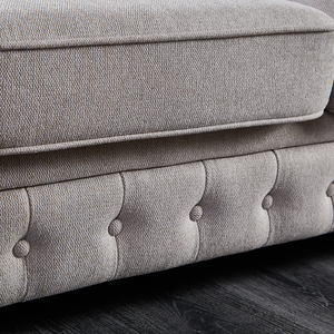 Canapé sectionnel Chesterfield en tissu lin (gris clair) Design capitonné moderne avec pieds en bois Remplissage en mousse à mémoire de forme pour salon - Product Image 2