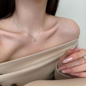 Collier élégant avec pendentif ovale en argent sterling 925, chaîne à maillons, zircone cubique 5A, design chic et raffiné Dylam. - Product Image 4