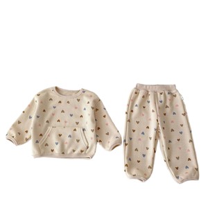 Conjunto de Moletom Infantil de Waffle com Corações para Primavera e Outono, Roupa de Duas Peças Solta com Punhos e Pequenos Corações Coloridos para Bebês - Product Image 5
