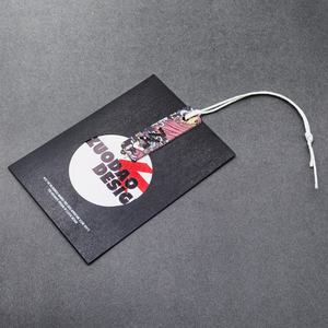 Etiqueta de Papel Artística de Doble Capa para Ropa con Recorte Hueco y Parche Ilustrado - Product Image 1