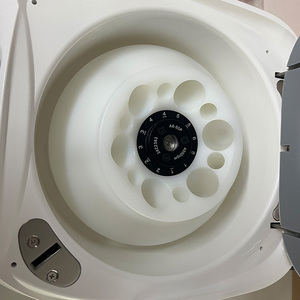 Hoge-snelheid 14000 RPM laboratoriumcentrifuge TKLXJ-018 met 24 x 1,5/2,0 ml, 36 x 5 ml/24 x 0,2/0,5 ml biologische experimenteeruitrusting - Product Image 5