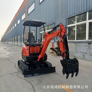 Mini-excavatrice sur chenilles rouge compacte à rayon de braquage court pour travaux de construction - Product Image 2