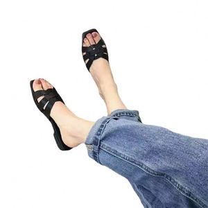 Sandali YZ all'ingrosso economici casual da donna, scarpe estive nuove con tacco basso, ciabatte da spiaggia piatte in stile europeo e americano - Product Image 2
