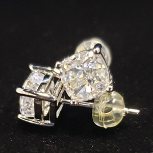 CAOSHI elegante cuscino taglio <span class=keywords><strong>argento</strong></span> cristallo imitazione <span class=keywords><strong>orecchini</strong></span> di diamanti da donna Design semplice donna <span class=keywords><strong>orecchini</strong></span> a bottone OEM - Product Image 2