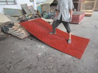 Venta Directa de Fábrica, Madera Contrachapada Recubierta con Película Antideslizante, Tablero Fenólico Impermeable de 18 mm y 25 mm, Certificado FSC para Materiales de Construcción