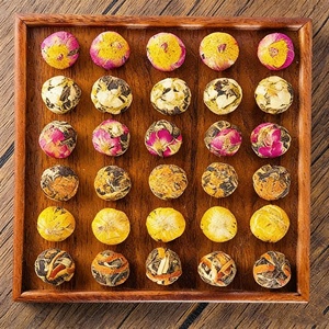 Bolas de <span class=keywords><strong>Té</strong></span> Florales Naturales Hechas <span class=keywords><strong>a</strong></span> Mano al <span class=keywords><strong>por</strong></span> <span class=keywords><strong>Mayor</strong></span>, Bolas de <span class=keywords><strong>Té</strong></span> Blanco con Flores, Empaque <span class=keywords><strong>a</strong></span> <span class=keywords><strong>Granel</strong></span>, <span class=keywords><strong>Té</strong></span> de Flores Secas - Product Image 1