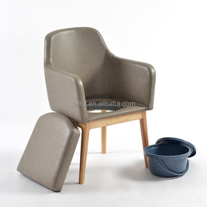 Chaise de toilette médicale pour personnes âgées avec seau amovible - Product Image 1