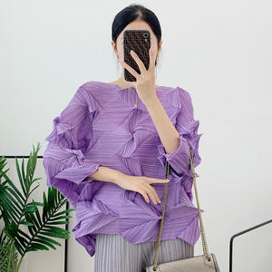 Camiseta de Diseño Irregular con Pliegues, Ecológica, Transpirable y de Secado Rápido para Mujer, Corte Regular, Estilo Casual, Tallas Grandes - Product Image 6