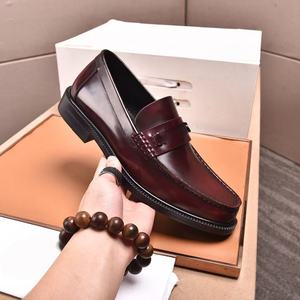 Chaussures pour hommes de luxe sur mesure, conçues par des designers, confortables et élégantes, en cuir de haute qualité. - Product Image 3