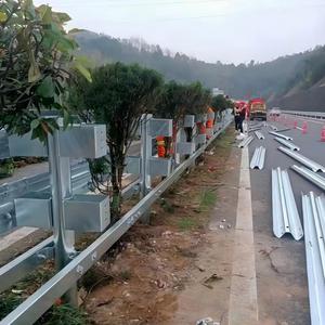 <span class=keywords><strong>Guardrail</strong></span> in Acciaio a Profilo W Standard ABNT, Barriera Stradale Altamente Zincata con Pali e Terminali per Autostrade, Leggera Antiurto - Product Image 5