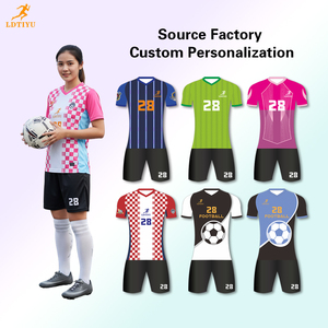 Maillots de football 100% polyester légers, séchage rapide, respirants, col en V court, découpe automatisée, noms d'équipe personnalisés, fourniture OEM - Product Image 1