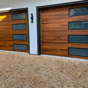 Puerta de Garaje Exterior para Casa o Villa a Precio Económico, Diseño de Puerta de Garaje Seccional Aislada Automática con Placa Superior - Product Image 6