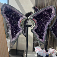 Magnifique paire d'ailes en cristal d'améthyste, géodes de quartz naturel en forme de papillon avec support métallique pour la décoration intérieure