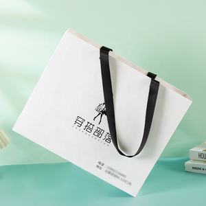 <span class=keywords><strong>Bolsa</strong></span> De Regalo De Papel Estampada En Caliente Personalizada Con Asas <span class=keywords><strong>Bolsa</strong></span> De Papel Bolsas De Agradecimiento Para <span class=keywords><strong>Boutique</strong></span> Bolsas Personalizadas De Papel <span class=keywords><strong>Kraft</strong></span> - Product Image 2