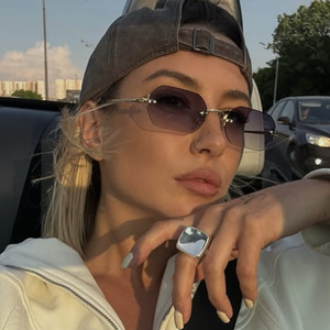 Mode <span class=keywords><strong>Fantaisie</strong></span> Designer Sans Monture Diamant Coupe <span class=keywords><strong>Lentille</strong></span> UV400 Nuances Unisexe Lunettes De Soleil De Haute Qualité Lunettes De Soleil pour Femmes Hommes - Product Image 1