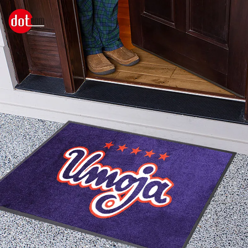 Anti-Stains Twisted Pile Carpet CMYK Custom Rugs with Brand Design Printed Natural Rubber Logo Floor Logo Mat with Nylon