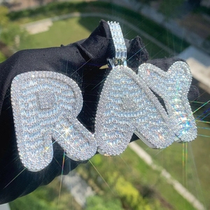 Pendentif personnalisé en moissanite VVS serti de pierres, style hip-hop, passe le test du diamant, chaîne avec pendentif lettre 3D en moissanite, bijoux pour hommes - Product Image 2