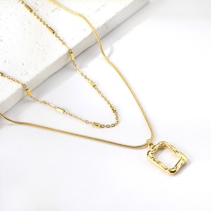 Collar de Moda con Colgante de Doble Capa, Cuadrado Irregular, de Acero Inoxidable, Chapado en Oro de 18K, para Mujer - Product Image 5