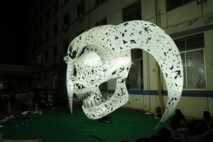 Dekorasi Halloween Tengkorak Tiup Raksasa yang Menyala, Balon Tengkorak Kepala Kerangka yang Menyeramkan - Product Image 5