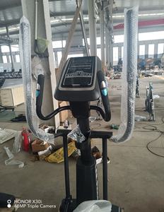 Appareil de fitness <span class=keywords><strong>elliptique</strong></span> pour la maison avec système de transmission magnétique ultra-silencieux – <span class=keywords><strong>Elliptique</strong></span> d'entraînement - Product Image 5