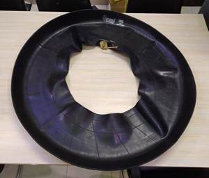 HOT KUMA Pneu d'occasion en caoutchouc naturel haute performance avec clapet pour camions légers et voitures particulières, noir, 12 mois - Product Image 4