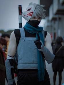 Pelucas de <span class=keywords><strong>Cosplay</strong></span> Ainizi al por Mayor, Color Blanco Plateado, <span class=keywords><strong>Kakashi</strong></span>, Alta Calidad, Precio Económico, 13 Pulgadas, Cortas, Sedosas y Lisas, para Fiestas - Product Image 2